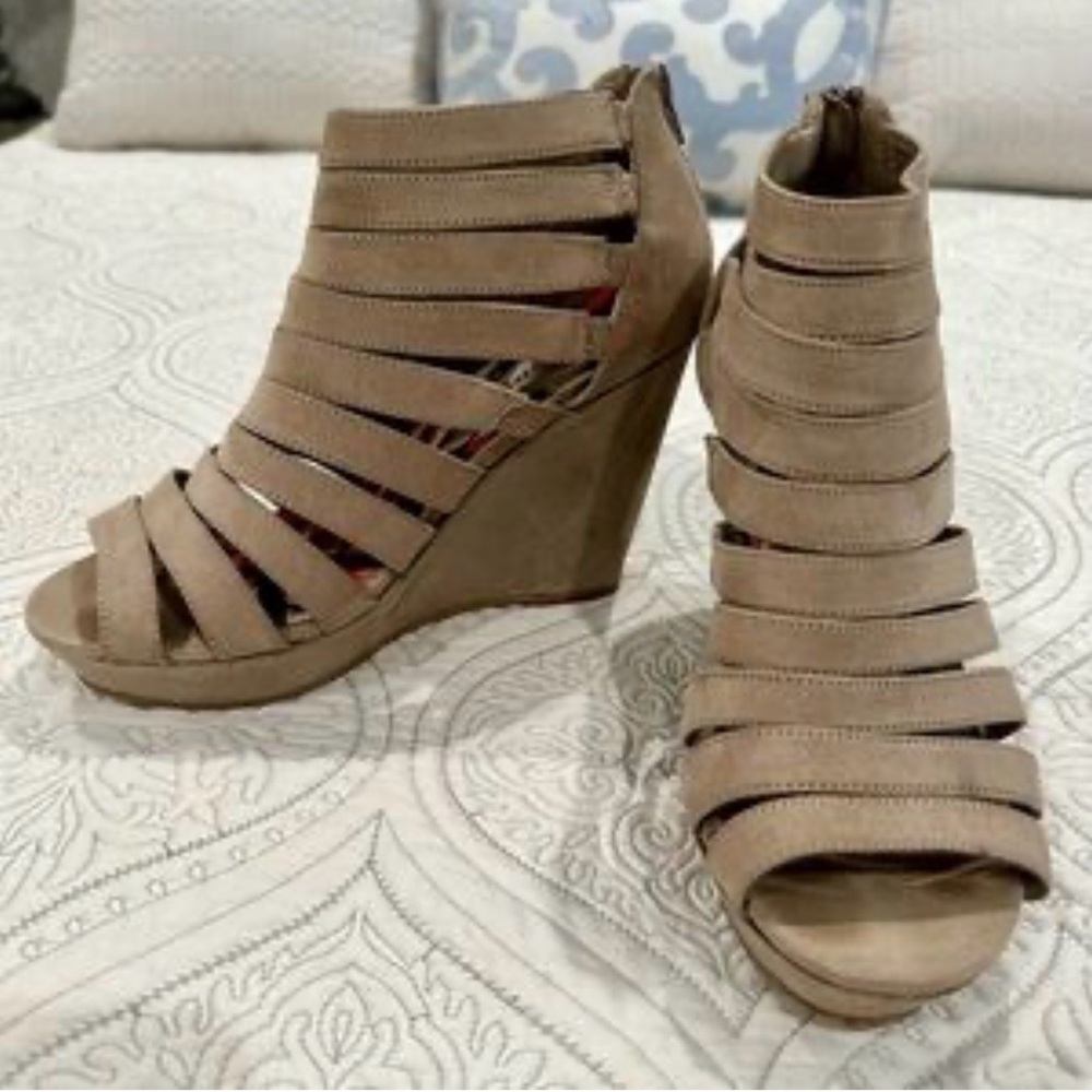 Suede Strappy Wedge Sandals - Taupe